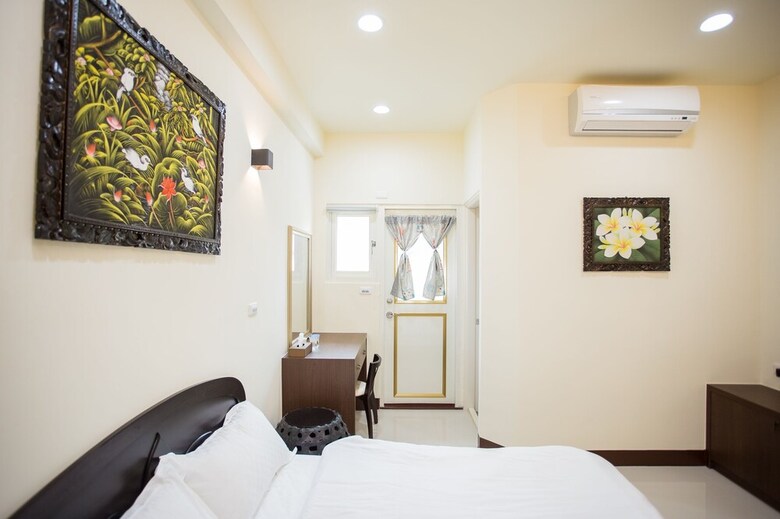 Village150 B&B
