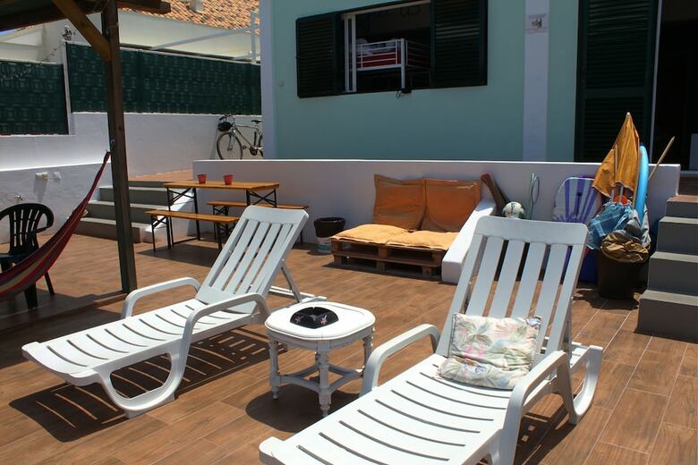 Hostal Faro Beach Life Hostel