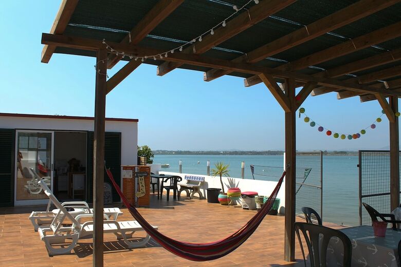Hostal Faro Beach Life Hostel