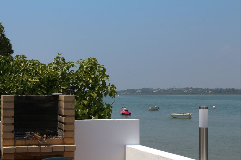 Hostal Faro Beach Life Hostel