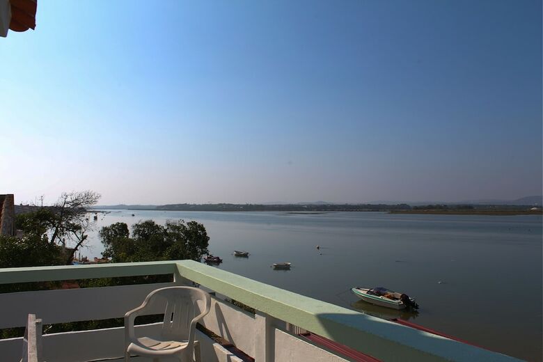Hostal Faro Beach Life Hostel