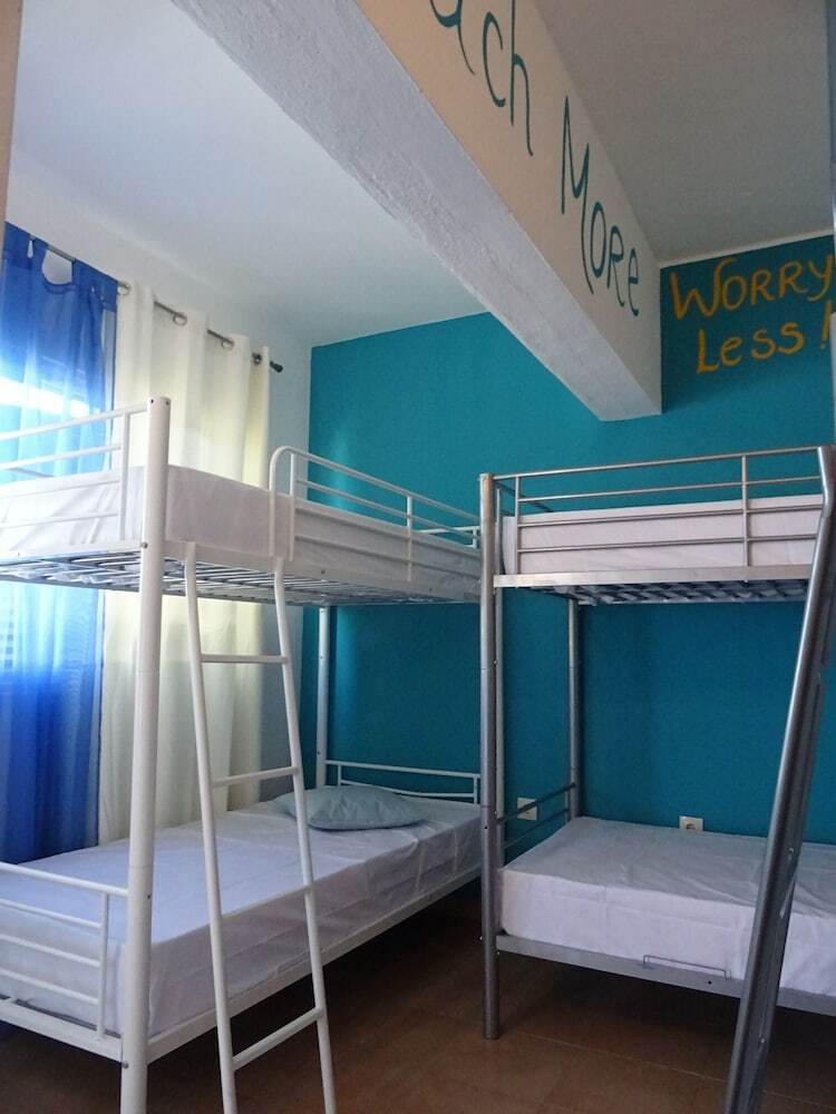 Hostal Faro Beach Life Hostel