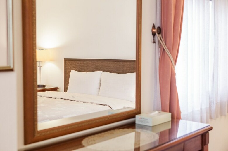 East Coast Hotel