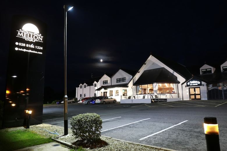 Hotel The Mellon Country Inn