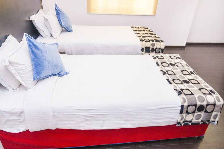 Oyo 6144 Hotel M Plaza