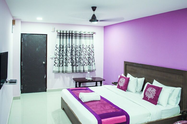 Hotel Oyo 5683 Sri Sai Suites