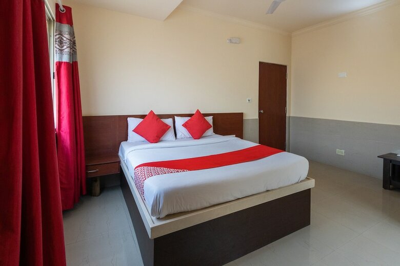 Hotel Oyo 9251 Grand Krishna