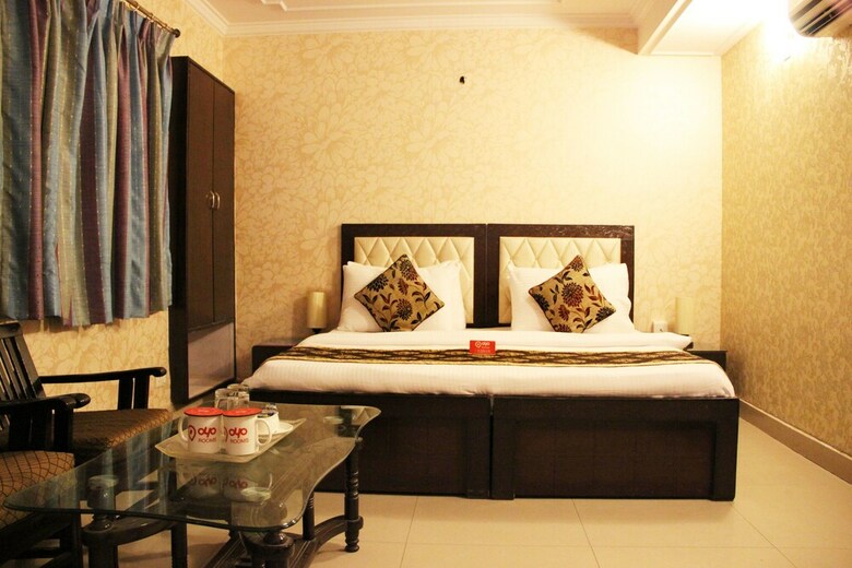 Oyo 2407 Hotel Gera's M1