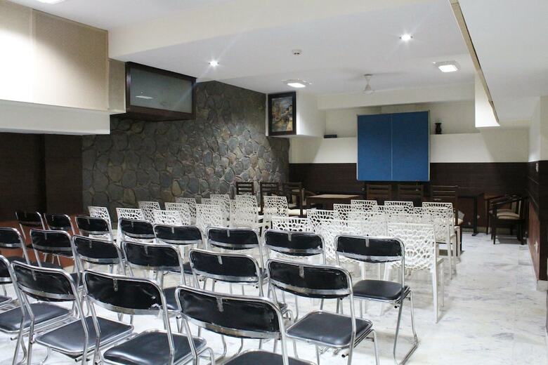 Oyo 2457 Hotel Zambala