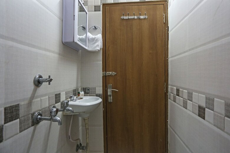 Hotel Oyo 5533 Bafel Residency