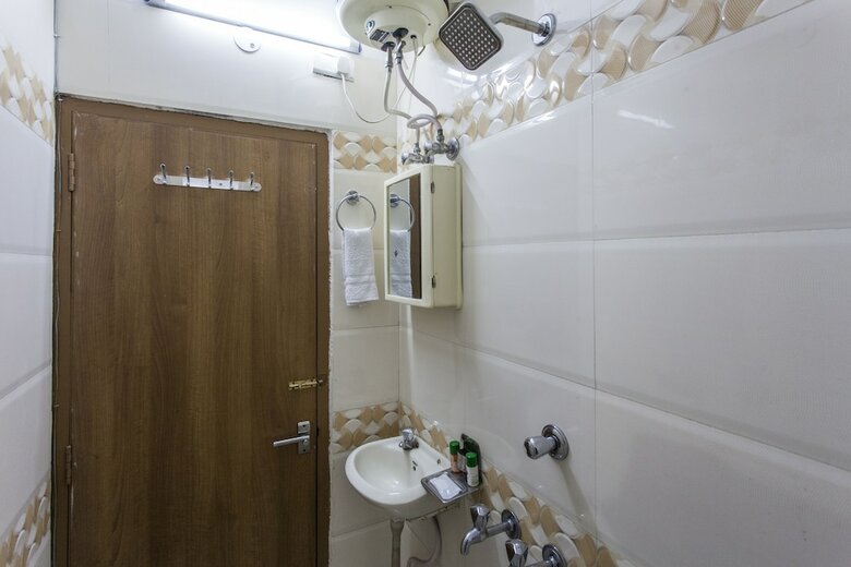 Hotel Oyo 5533 Bafel Residency