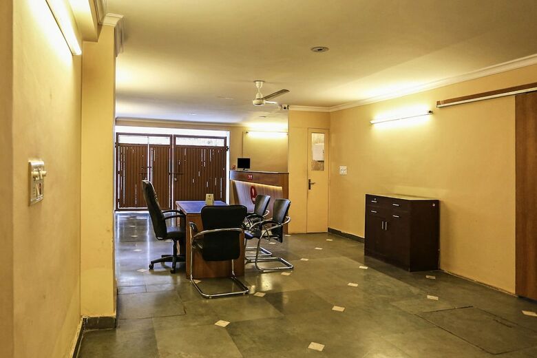 Hotel Oyo 5533 Bafel Residency