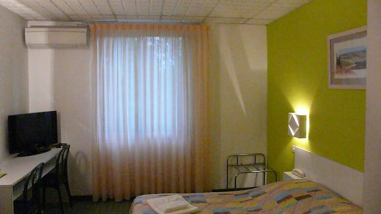 Hotel H�tel Restaurant Les Ch�nes