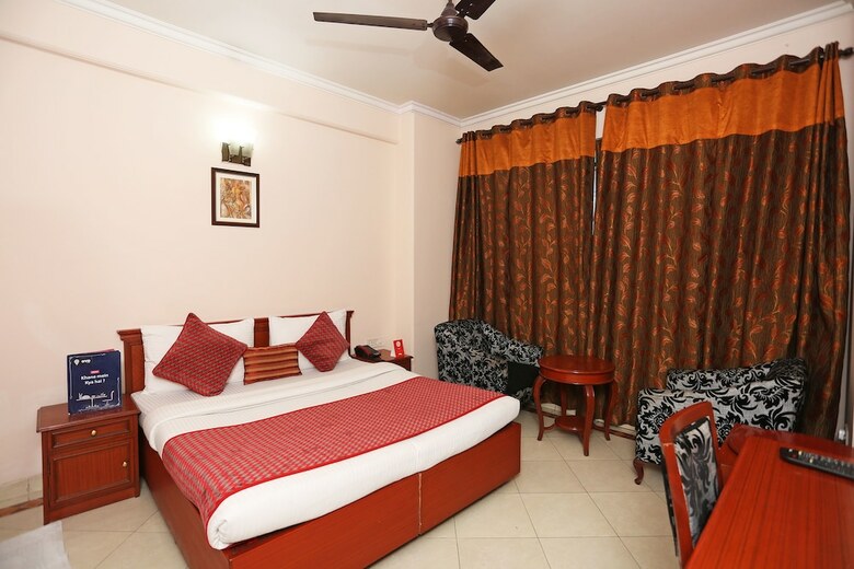 Oyo 3865 Hotel Corporate Park