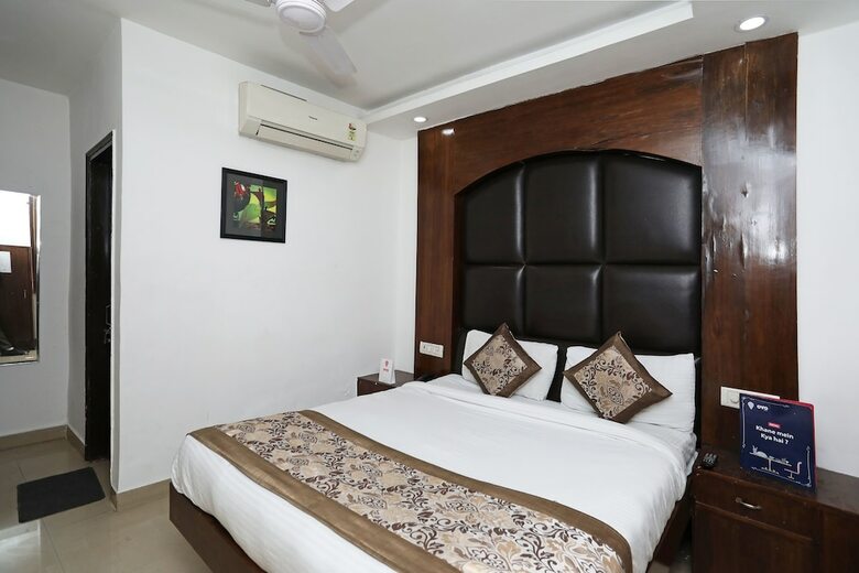 Oyo 8933 Hotel Cg International