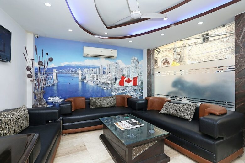 Oyo 8933 Hotel Cg International