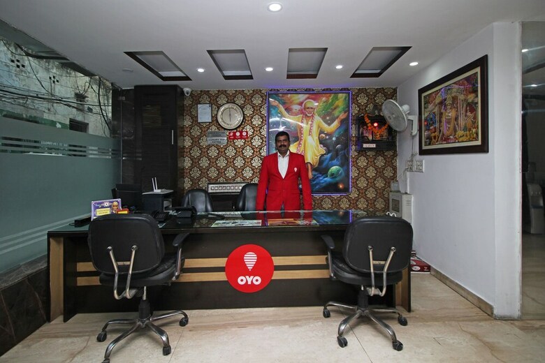 Oyo 8933 Hotel Cg International