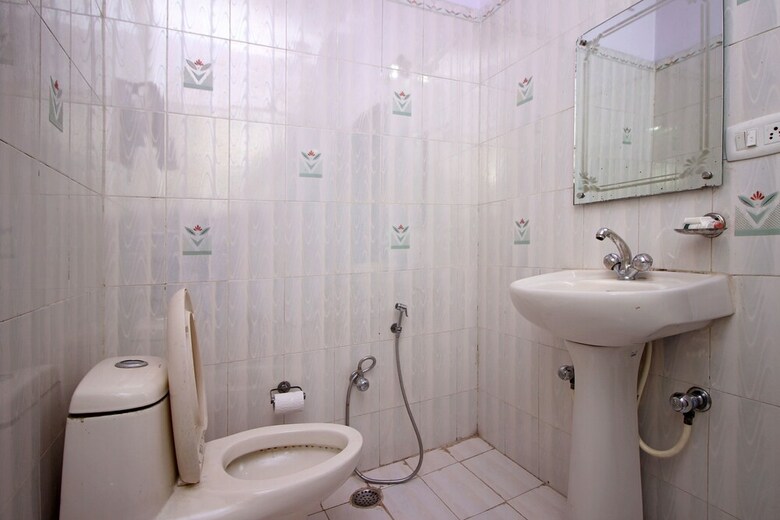 Oyo 9148 Hotel Global Inn