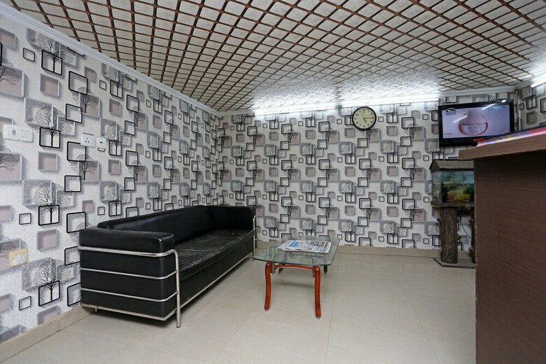 Oyo 9786 Hotel Aerolook