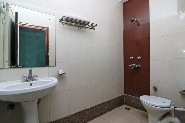 Oyo 9786 Hotel Aerolook