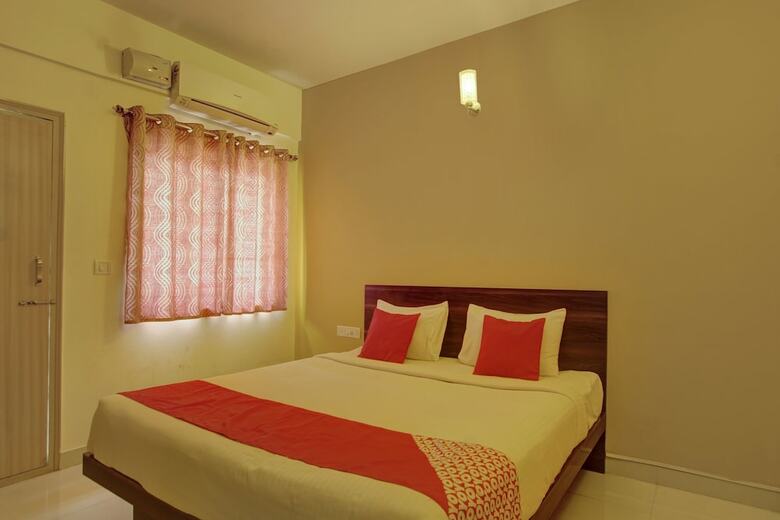 Hotel Oyo 9946 Ckb Apartment