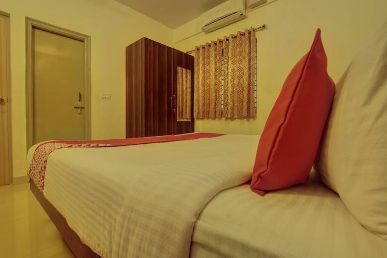 Hotel Oyo 9946 Ckb Apartment