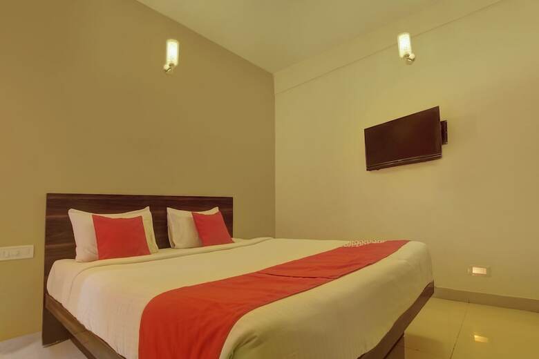 Hotel Oyo 9946 Ckb Apartment