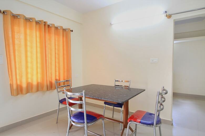Hotel Oyo 9653 Ample Premium Suites