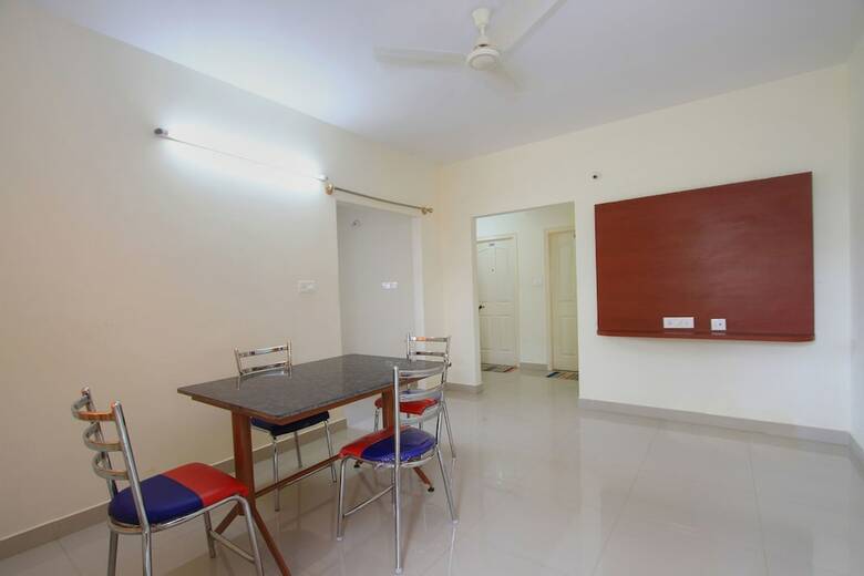 Hotel Oyo 9653 Ample Premium Suites