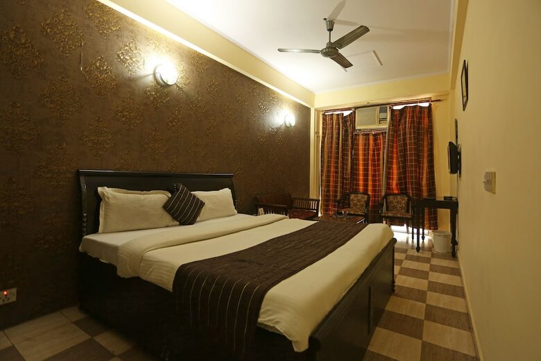 Oyo 7844 Hotel Welcome Plaza