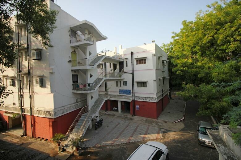 Oyo 5383 Hotel Under Bridge Inn