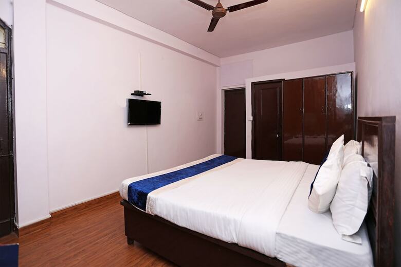 Oyo 9534 Hotel Heights