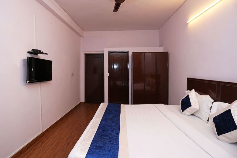 Oyo 9534 Hotel Heights