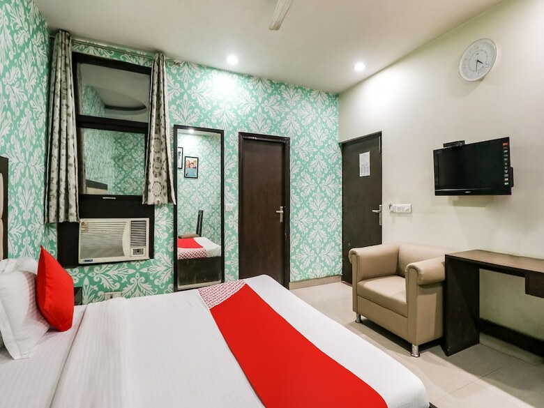 Oyo 4184 Hotel The Rts