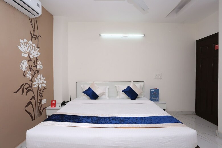 Oyo 10008 Hotel Golden Tree
