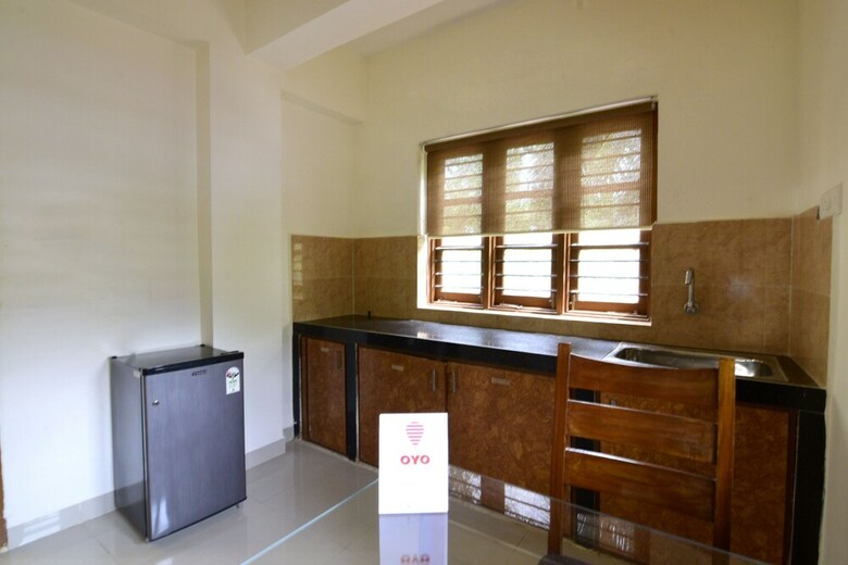 Hotel Oyo 9780 La Costa Residency