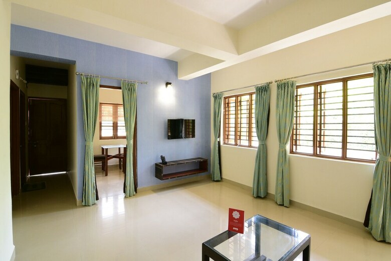 Hotel Oyo 9780 La Costa Residency