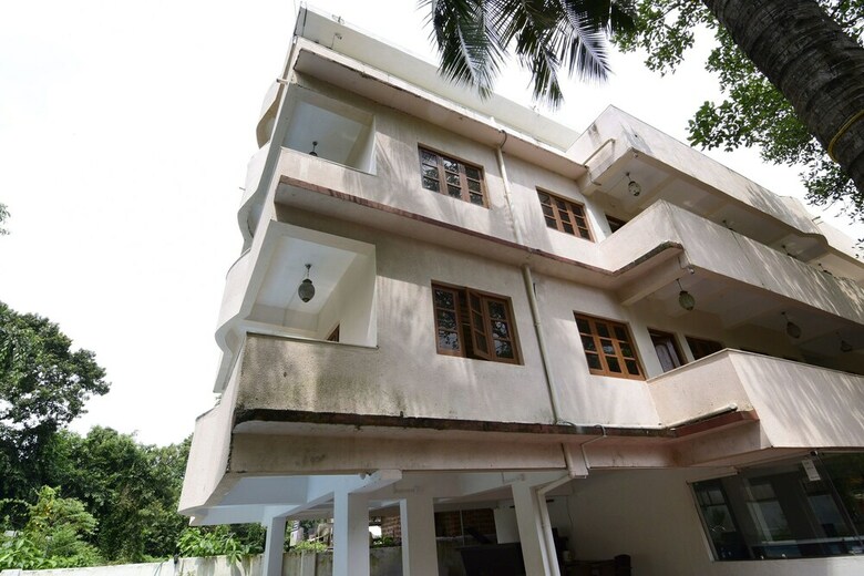 Hotel Oyo 9780 La Costa Residency
