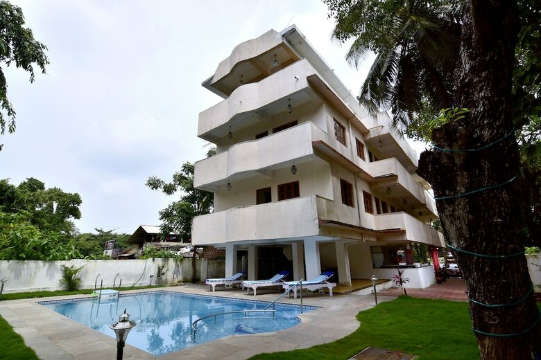 Hotel Oyo 9780 La Costa Residency