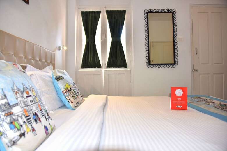 Oyo 10240 Hotel Mayfair 1