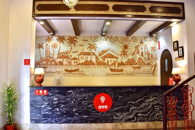 Oyo 10240 Hotel Mayfair 1
