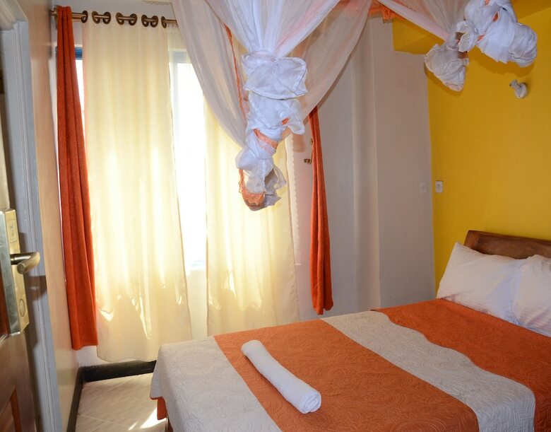 Golden Goose Hotel