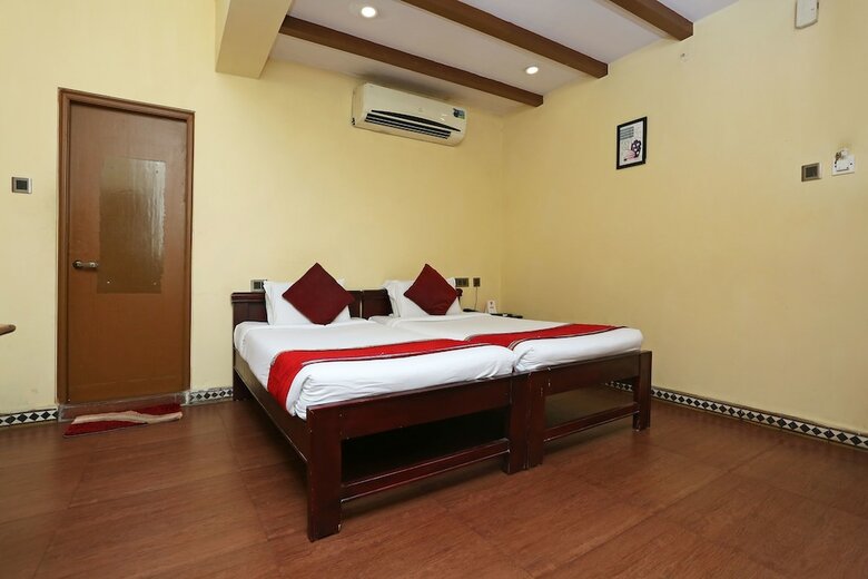 Oyo 2207 Hotel Transit