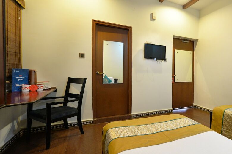 Oyo 2207 Hotel Transit