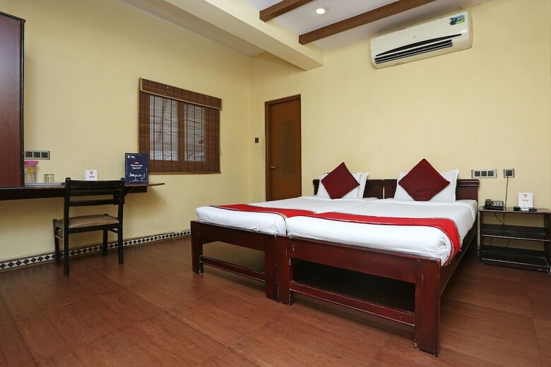 Oyo 2207 Hotel Transit