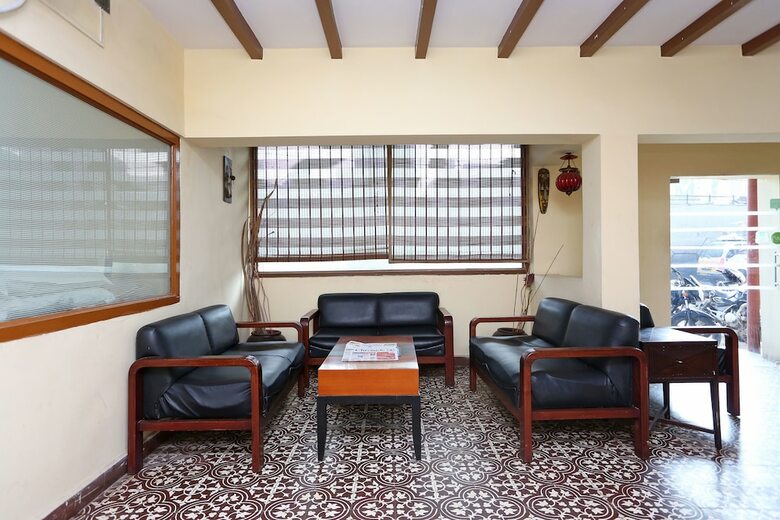 Oyo 2207 Hotel Transit