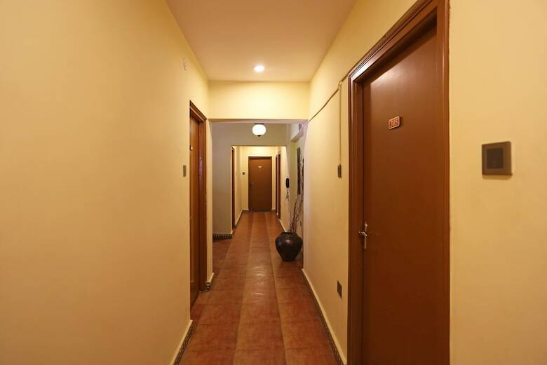 Oyo 2207 Hotel Transit