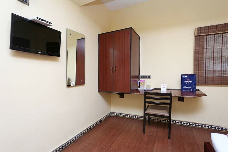Oyo 2207 Hotel Transit