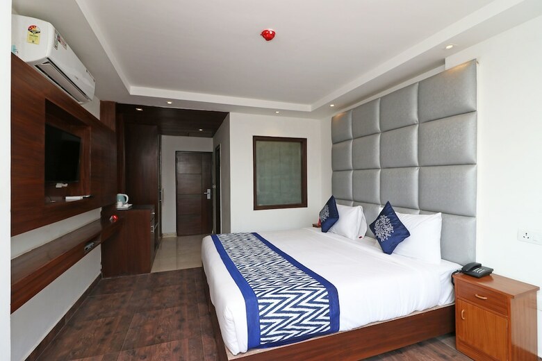 Oyo 10327 The K Hotel