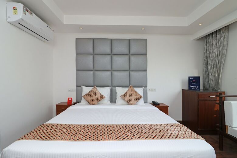 Oyo 10327 The K Hotel